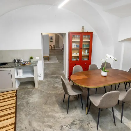 Apartment Alta - Piazza Mercato Del Fieno House