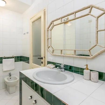 Lägenhet Alta - Piazza Mercato Del Fieno House