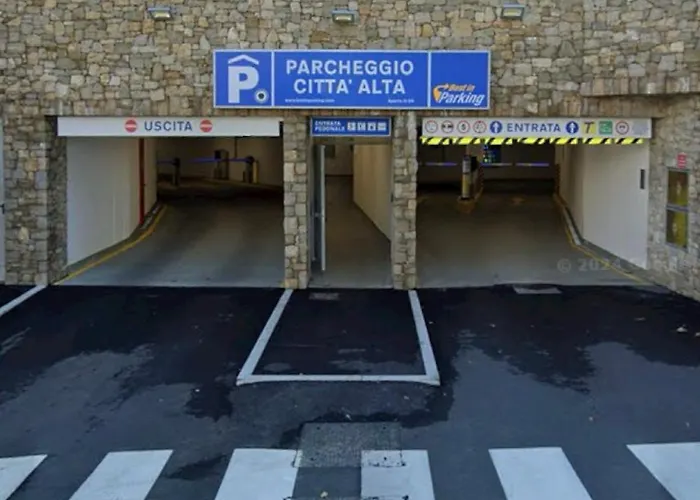 Alta - Piazza Mercato Del Fieno House Апартаменти