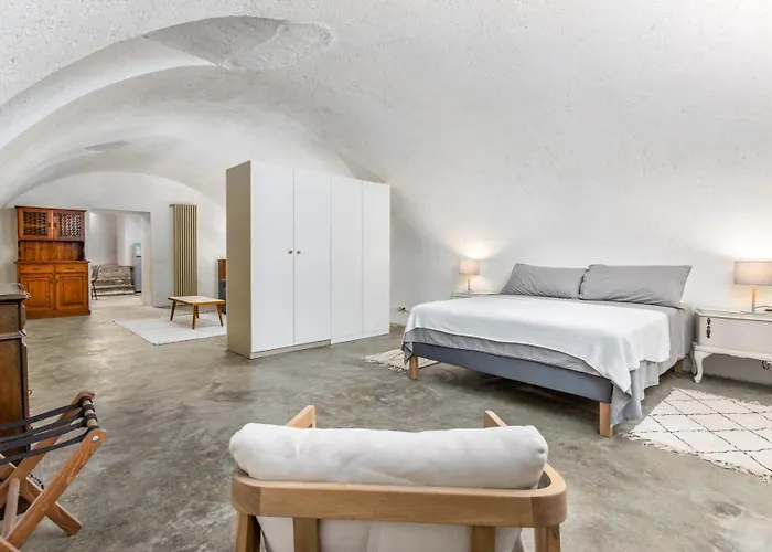 Alta - Piazza Mercato Del Fieno House Apartment