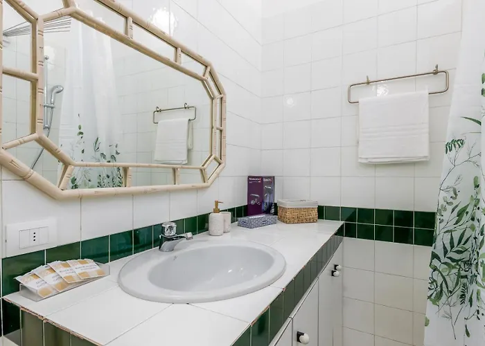 Alta - Piazza Mercato Del Fieno House Apartment