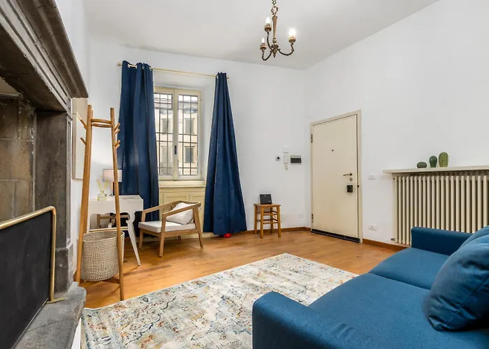 Alta - Piazza Mercato Del Fieno House Apartment *