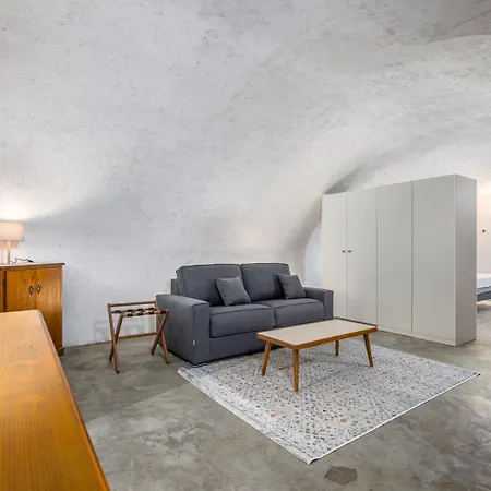 Alta - Piazza Mercato Del Fieno House Διαμέρισμα *