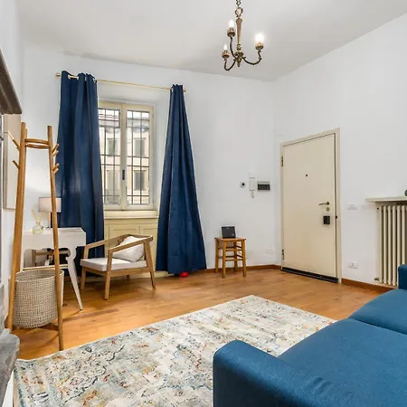 Alta - Piazza Mercato Del Fieno House Διαμέρισμα *