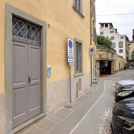 Διαμέρισμα Alta - Piazza Mercato Del Fieno House Μπέργκαμο